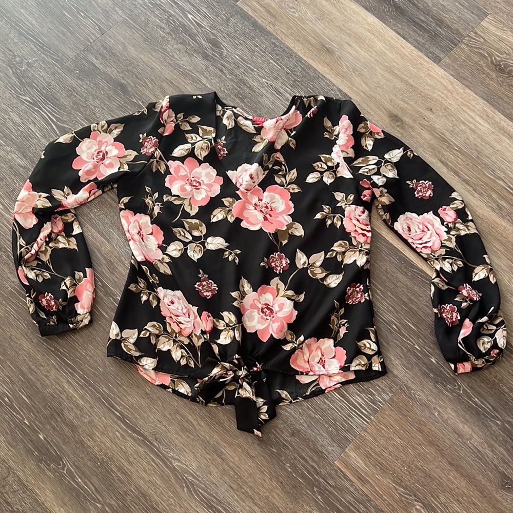 NWOT Guess black pink floral v neck long sleeve tunic top tie bottom detail M - Picture 2 of 9